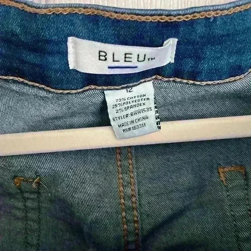 BLEU side button flare bottom jeans - Picture 2 of 6